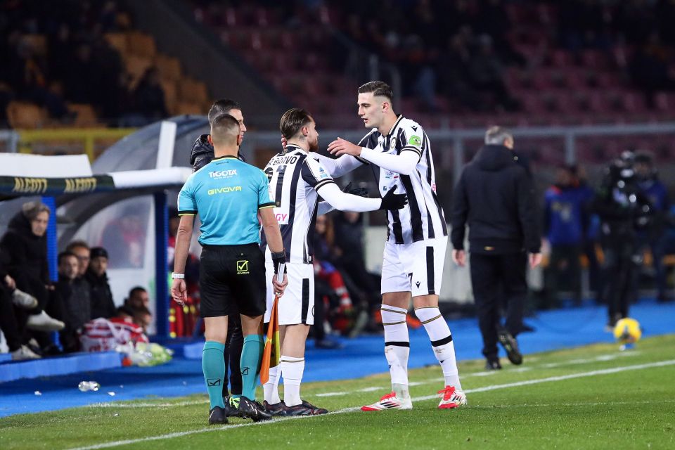 Lorenzo Lucca of Udinese Calcio being substituted.