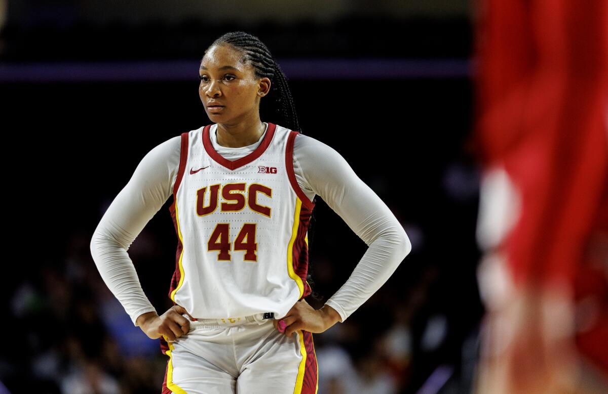 USC forward Kiki Iriafen looks to pass during the second half.