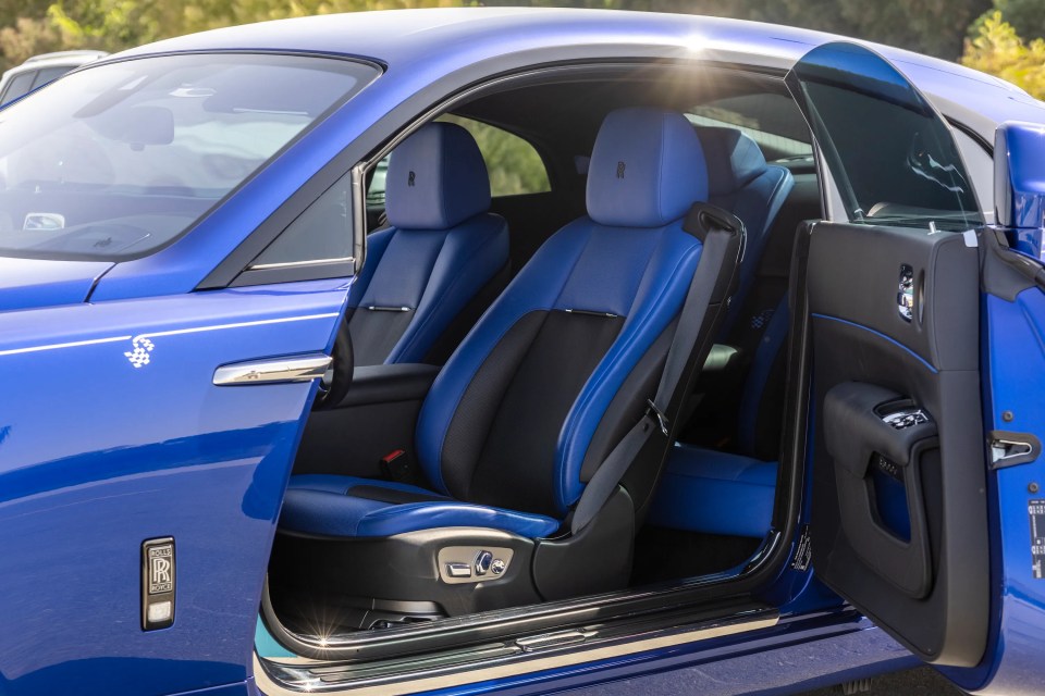 Blue Rolls-Royce Wraith Black Badge interior.