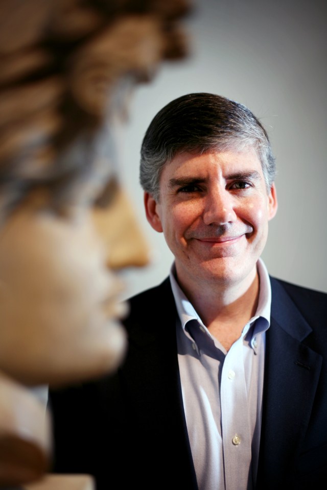 Portrait of Rick Riordan.