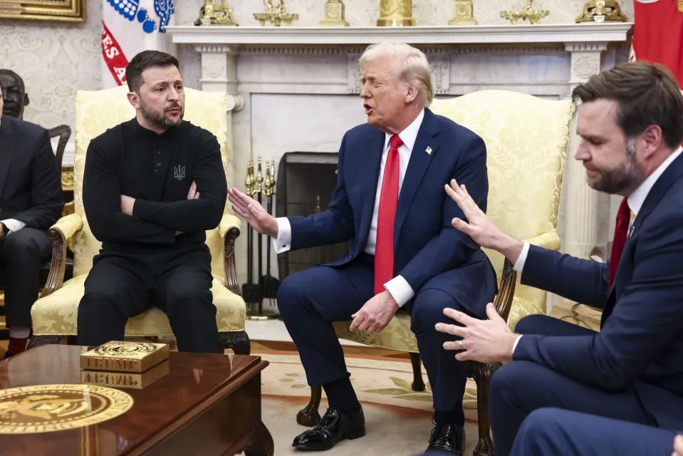 Trump, Zelenskyy, and another man in a meeting.