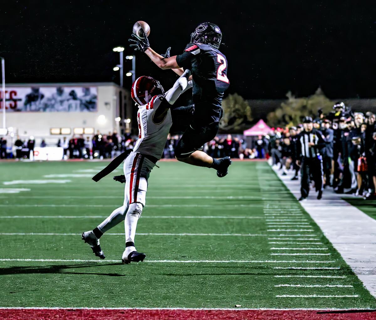Keawe Browne of Corona Centennial makes game-winning 24-yard touchdown catch to take down Mater Dei.
