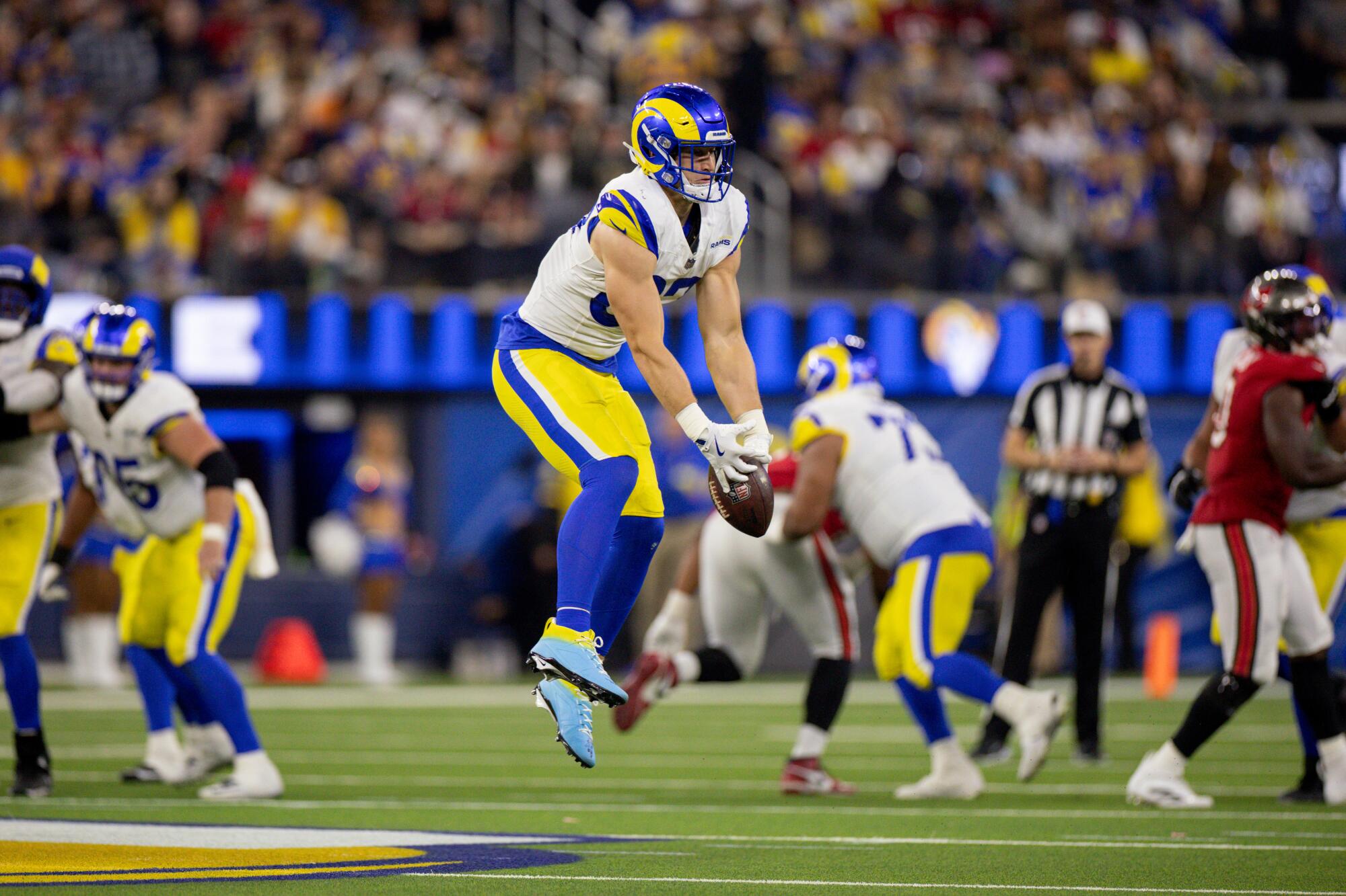 Rams tight end Davis Allen catches a pass in the second half against the Buccaneers on Sunday.