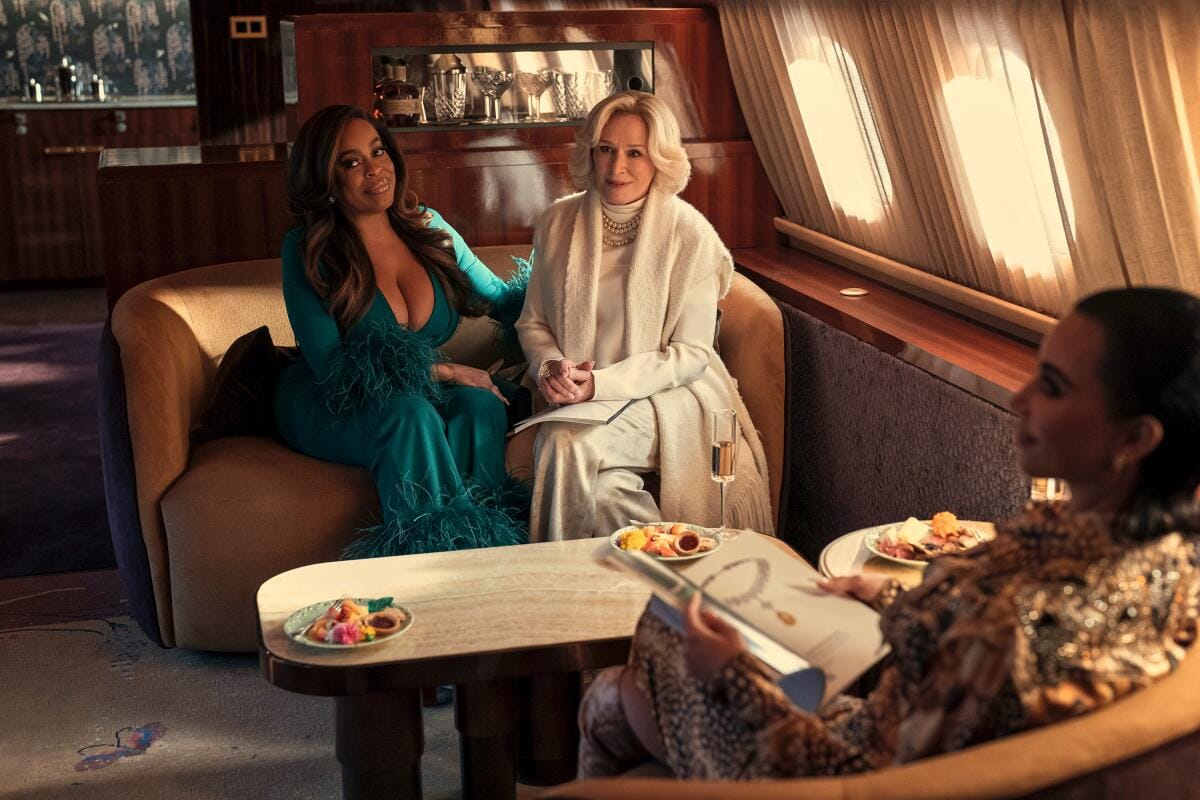 Niecy Nash, Glenn Close and Kim Kardashian sit in a private jet in "All's Fair."