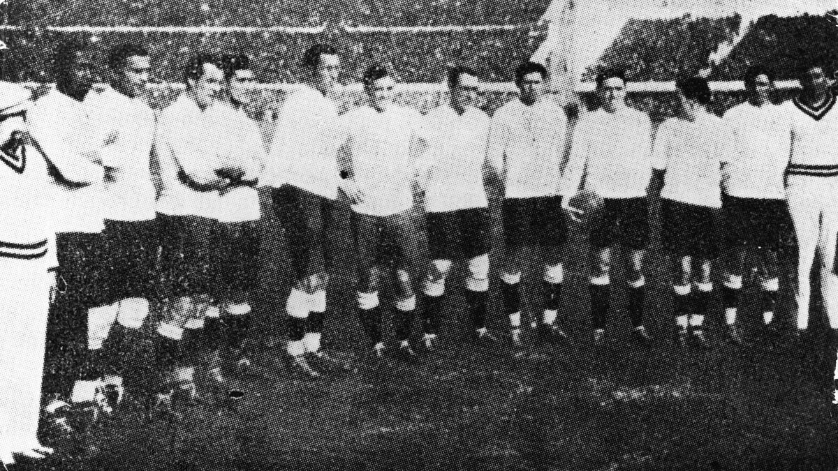 Uraguay's team before the 1930 World Cup final against Argentina.