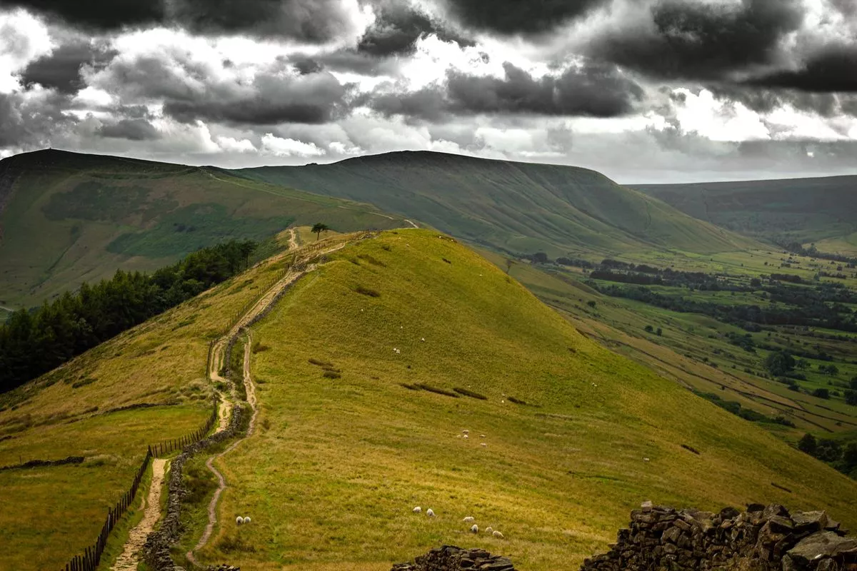 A footpath on the ridge of Mam Tor, in Castleton, The Peak District, UK