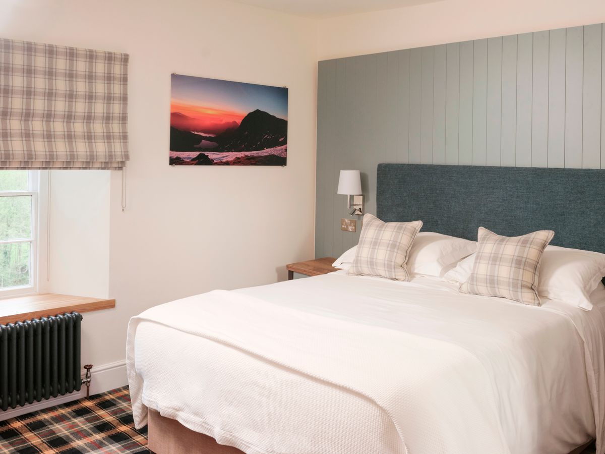 The Bryntirion Inn room