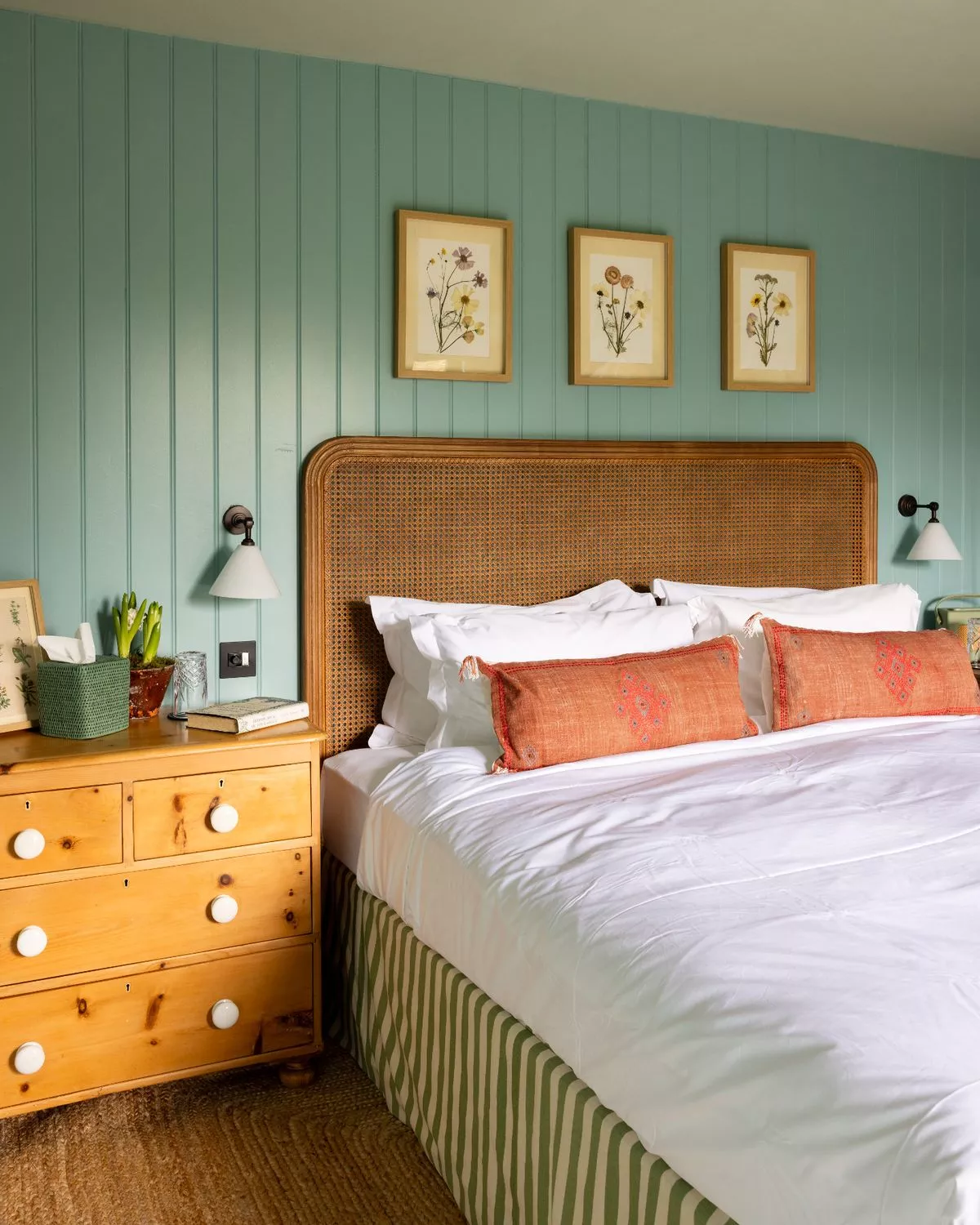 The Merry Harriers bedroom