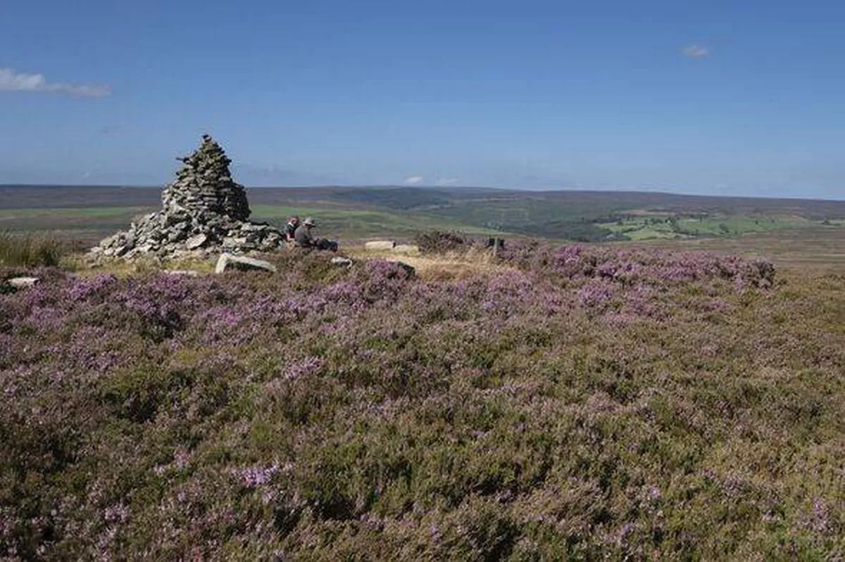 Hillwakers resting at Simon Howe