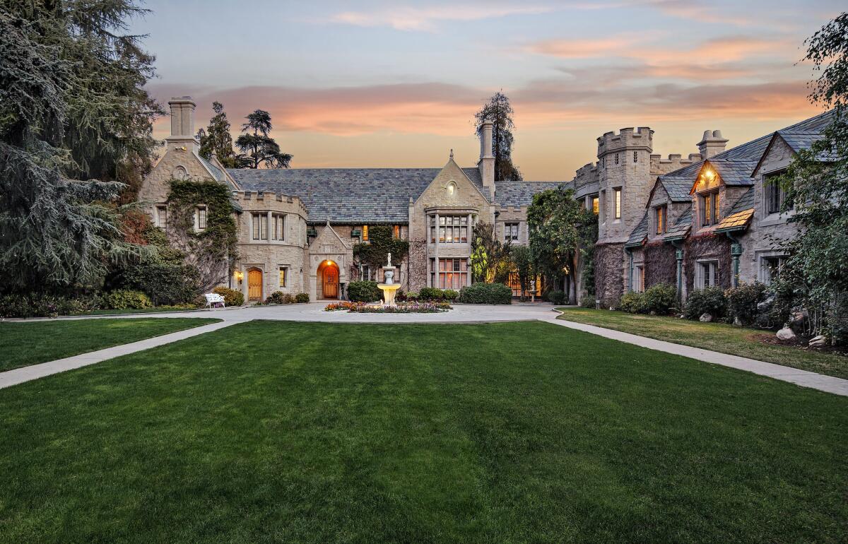 Playboy Mansion (Jim Bartsch)