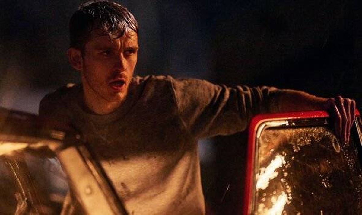 Harry Lawtey as Dylan Rees