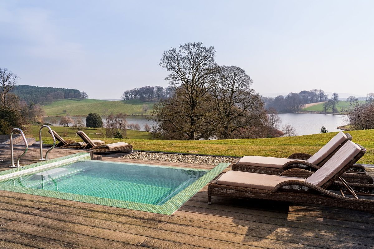 The two outdoor hydropools at The Coniston