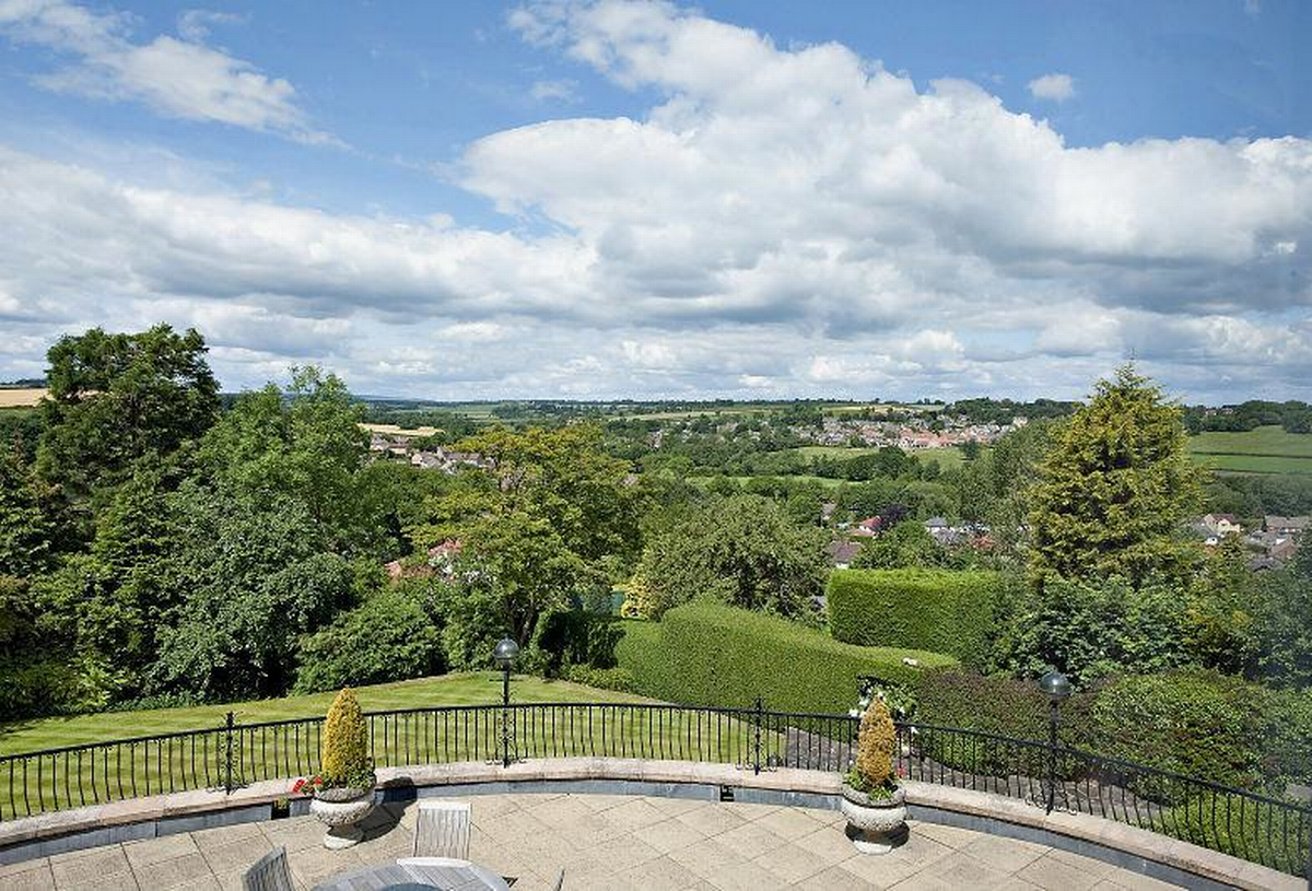 Bardsley sits just outside of Leeds city 