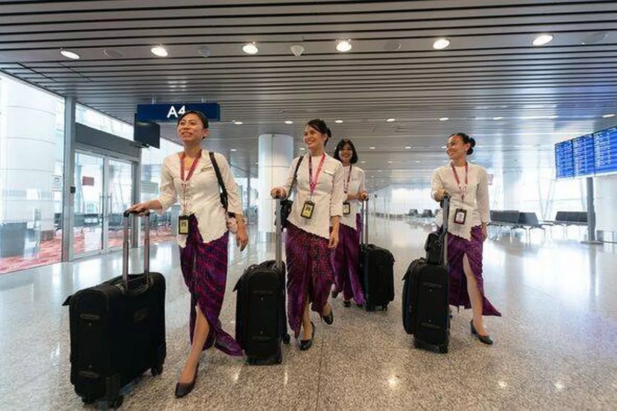Batik Air flight attendants walking at KLIA