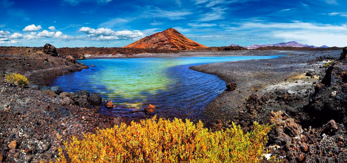 Impressive and scenic volcanic nature unique in Timanfaya National Park